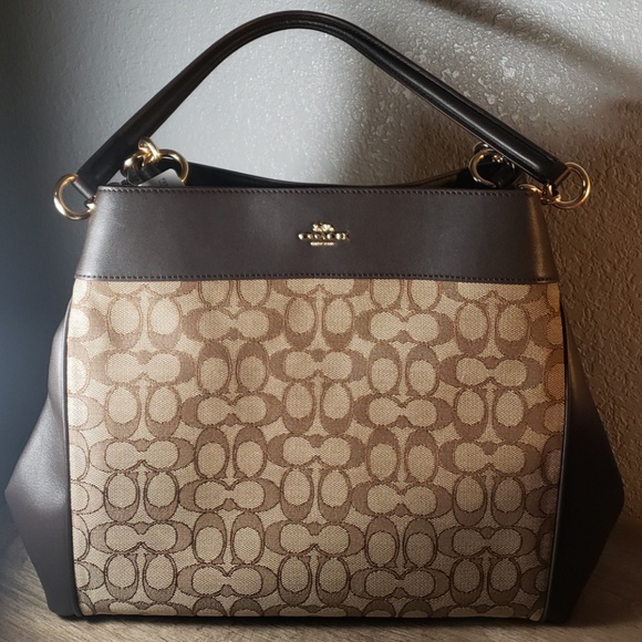 Coach Handbags - Today only 🔥🔥Coach signature luxury bag